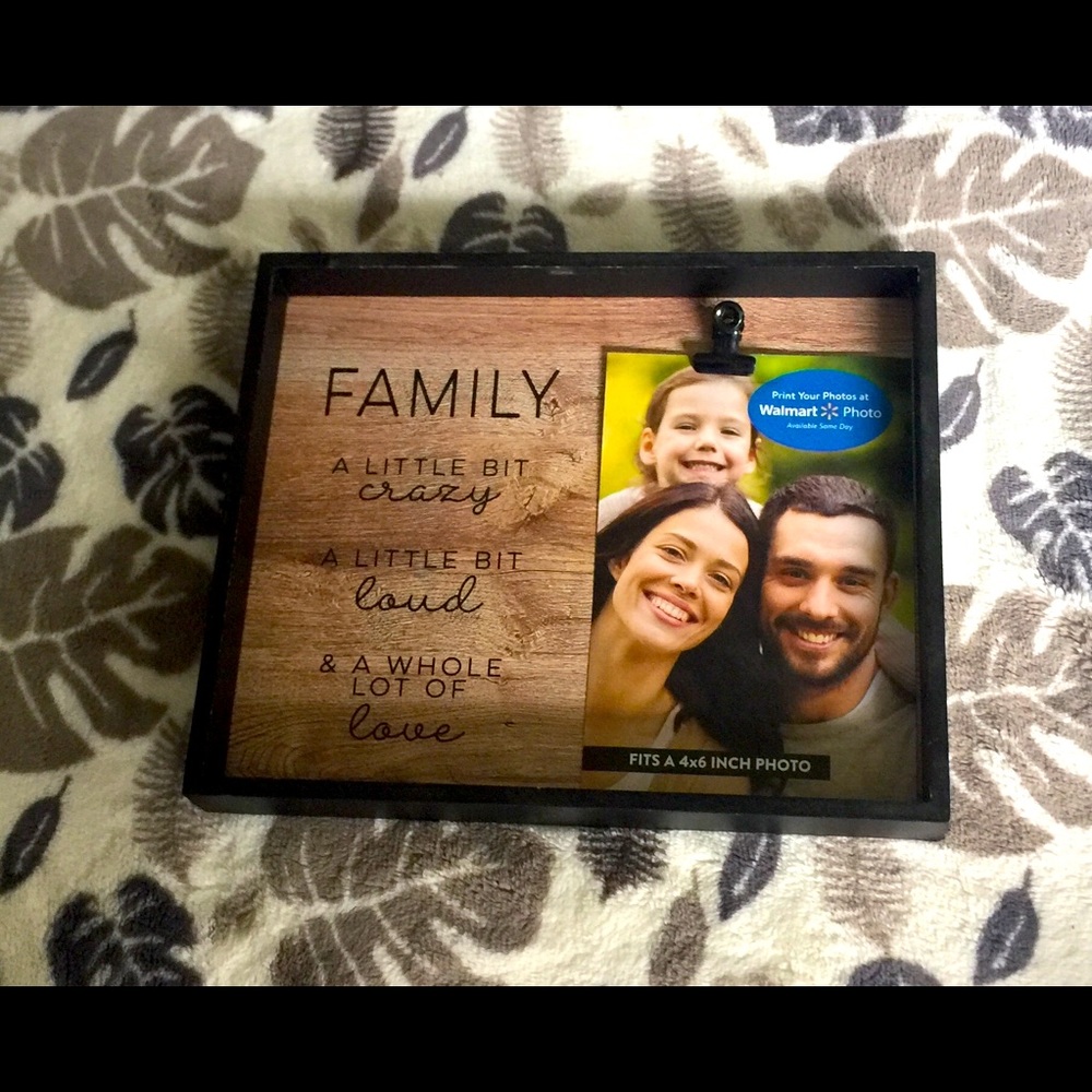 Photo frame fits 4 by 6 photos